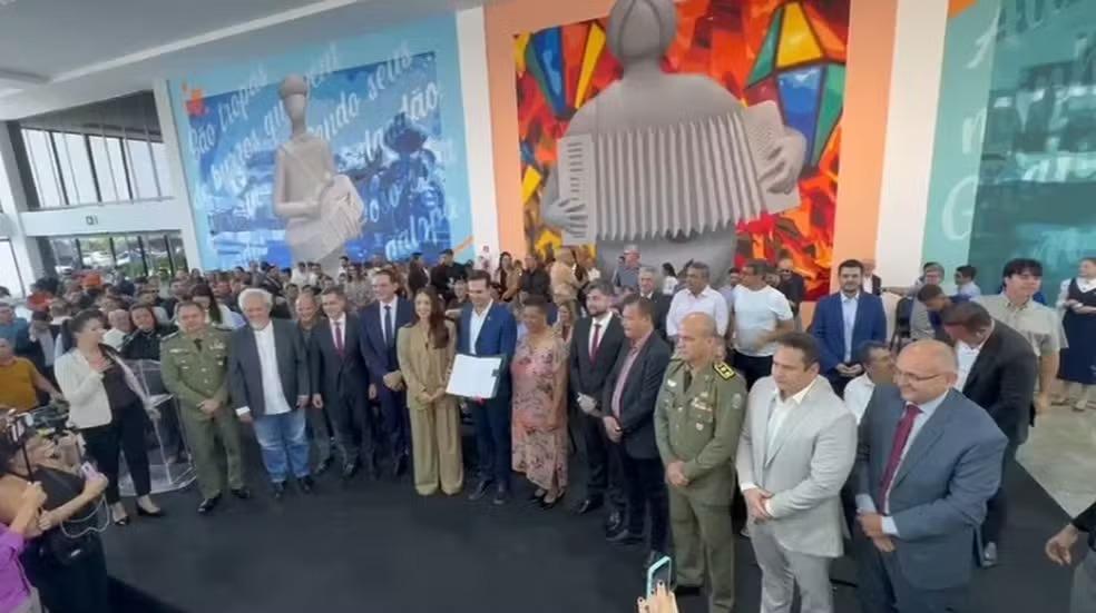 Novos secretários do Governo da Paraíba são empossados por Lucas Ribeiro