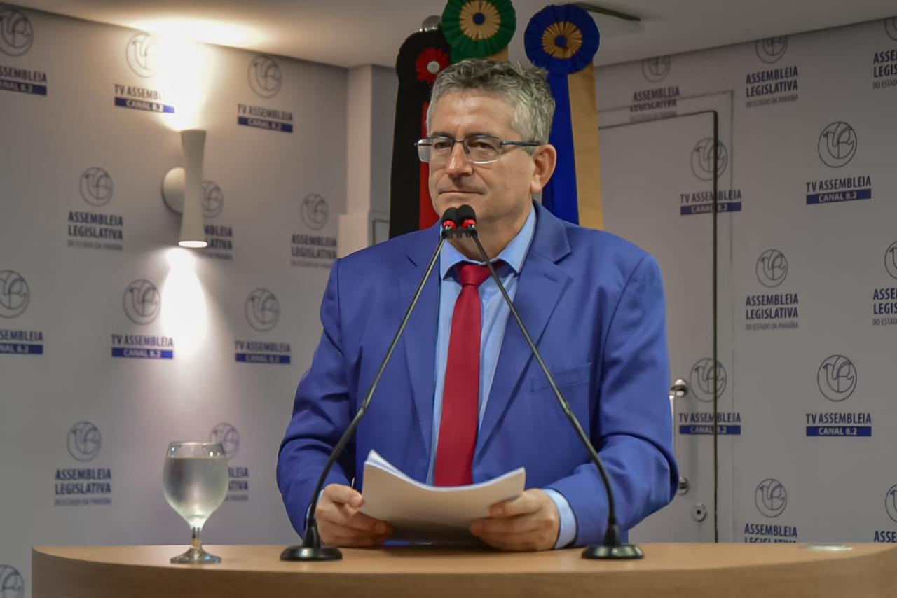 Assembleia derruba veto e garante lei de Dr. Romualdo contra fraudes em empréstimos