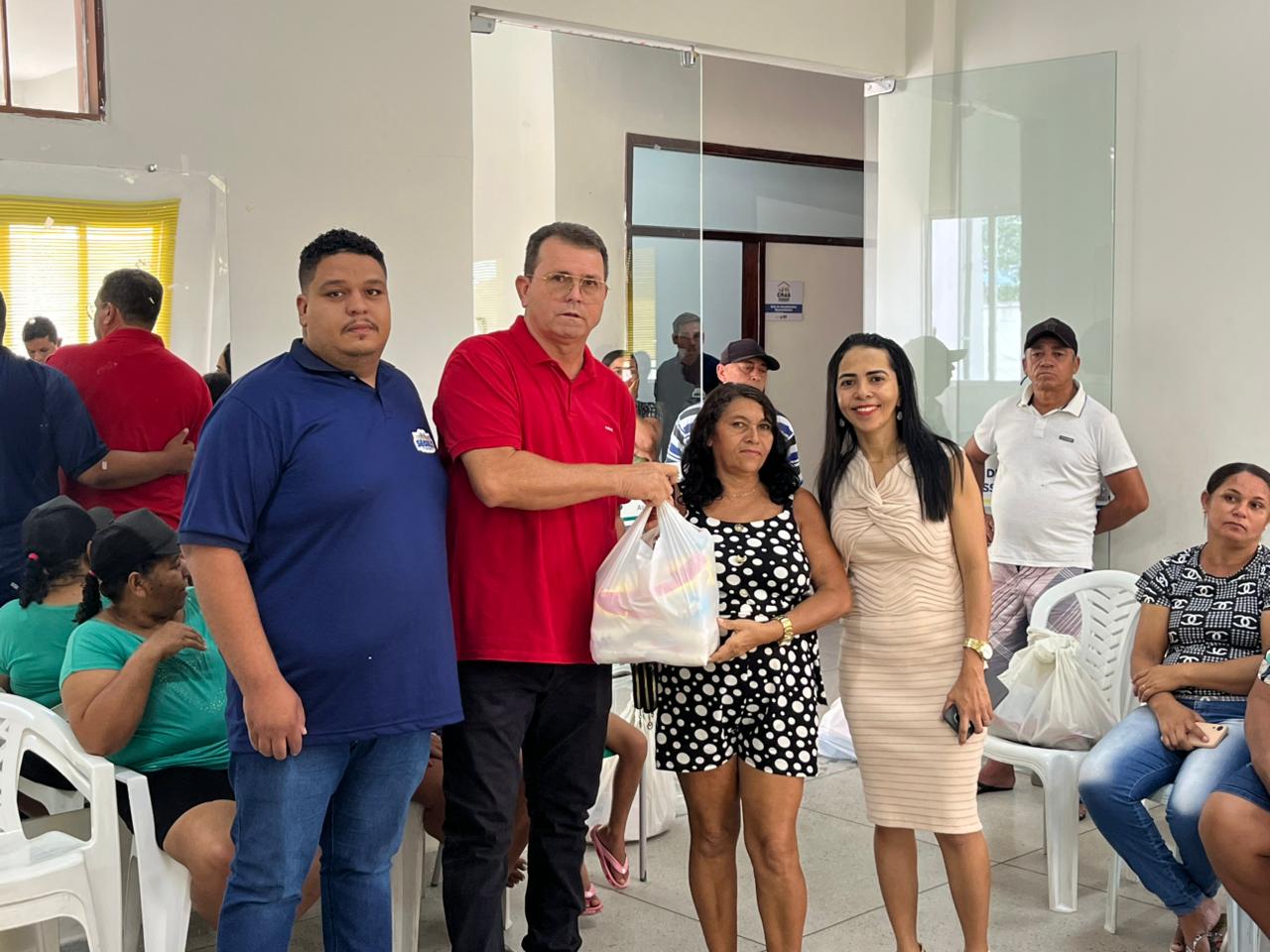 Prefeitura distribui alimentos que foram arrecadados nas inscrições da Corrida da Emancipação