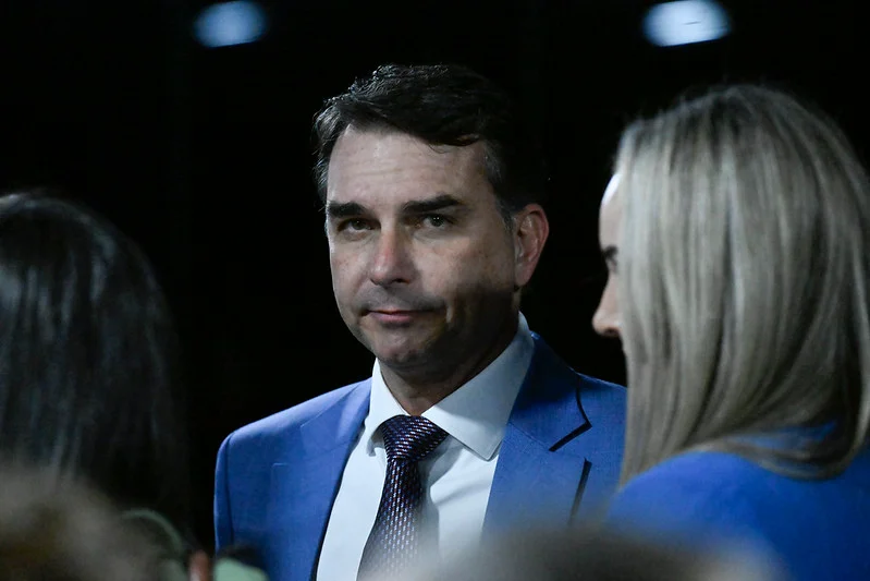 Voto feminino volta a ser o principal desafio da família Bolsonaro nas eleições