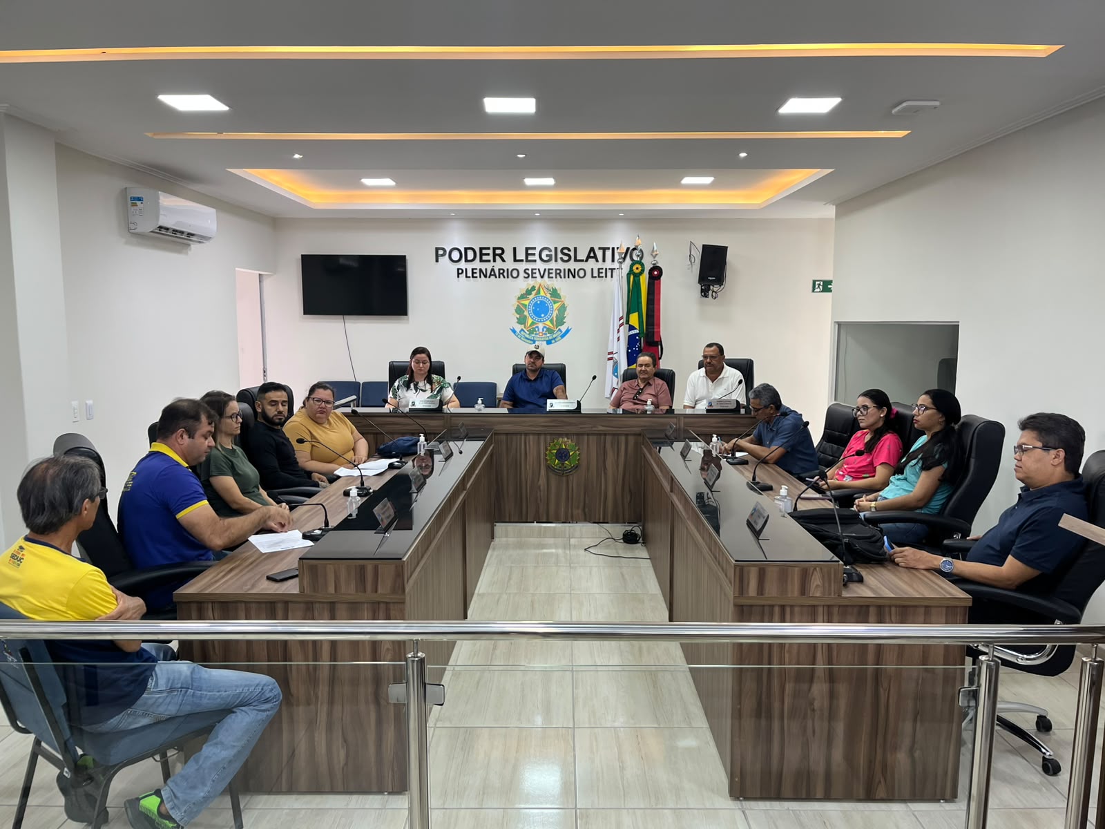 Câmara de Sumé debate com professores ajustes em projeto de premiação por desempenho educacional