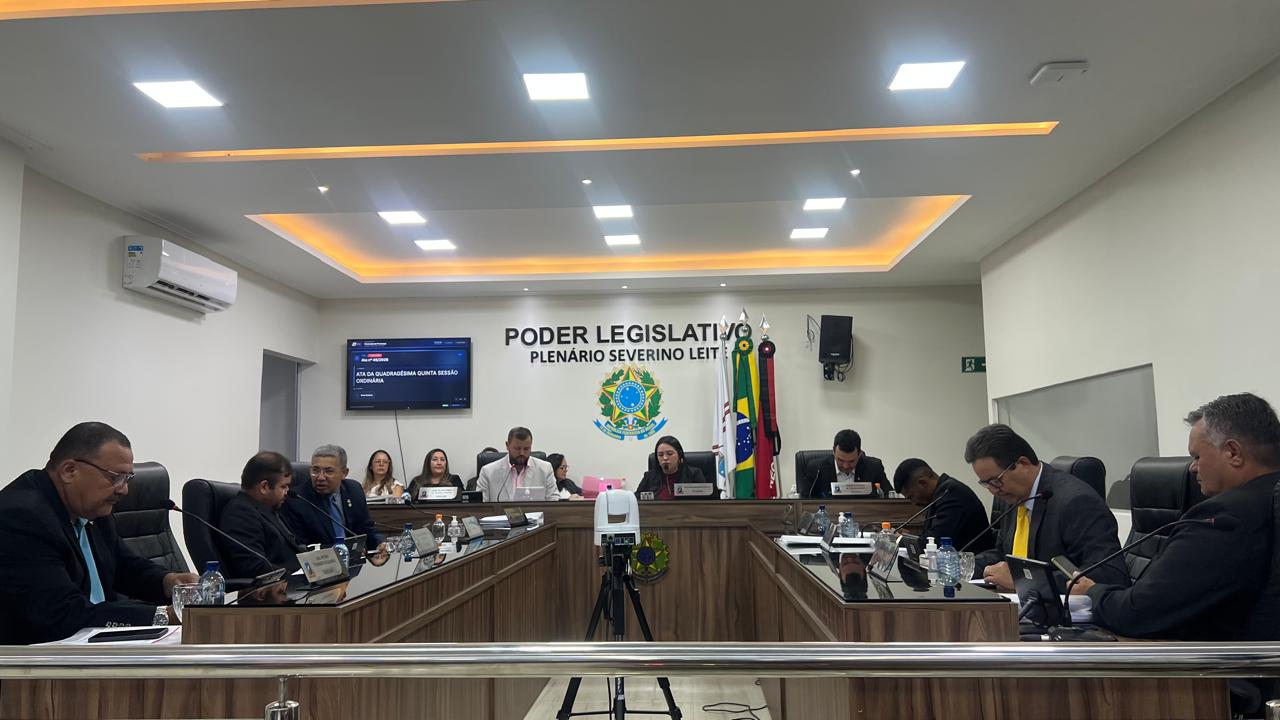 Câmara de Sumé realiza sessão com apresentação de requerimentos, indicações e aprovação de projetos