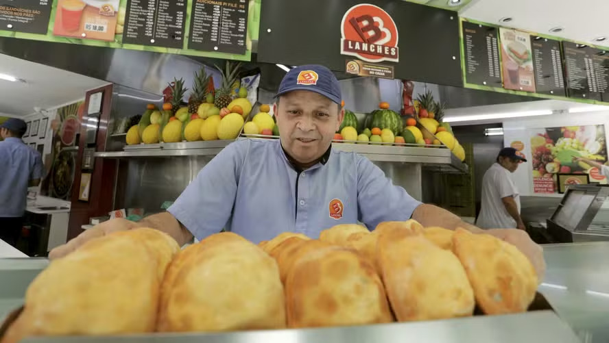Vem aí o Dia do Pastel, petisco dos candidatos em campanha