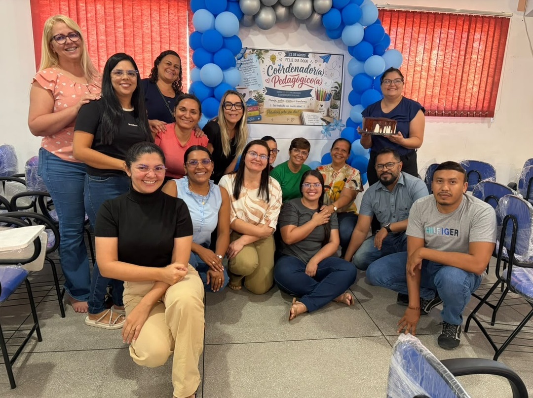 Sumé: Secretaria de Educação visita escolas e homenageia coordenadores da rede